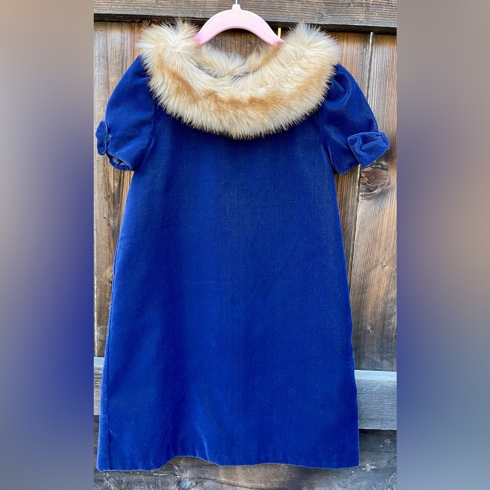 Janie and Jack Girl Dress, size 6. Looks like a brand new.